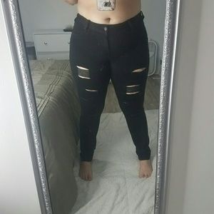 Women black skinny ripped jean size 11/30